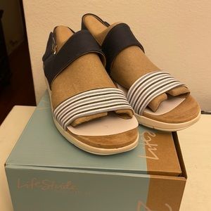 New Lifestride with velocity technology Sandals size 9.5.